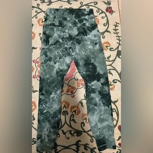 Lululemon Align High Rise 25” Legging size 6 in Diamond Dye Green